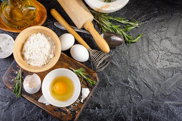 Składniki na kuchennym blacie